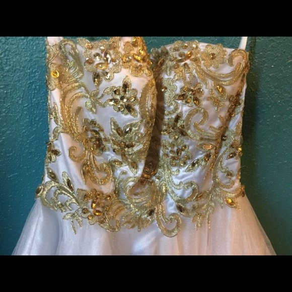 Prom dress - Picture 2 of 4